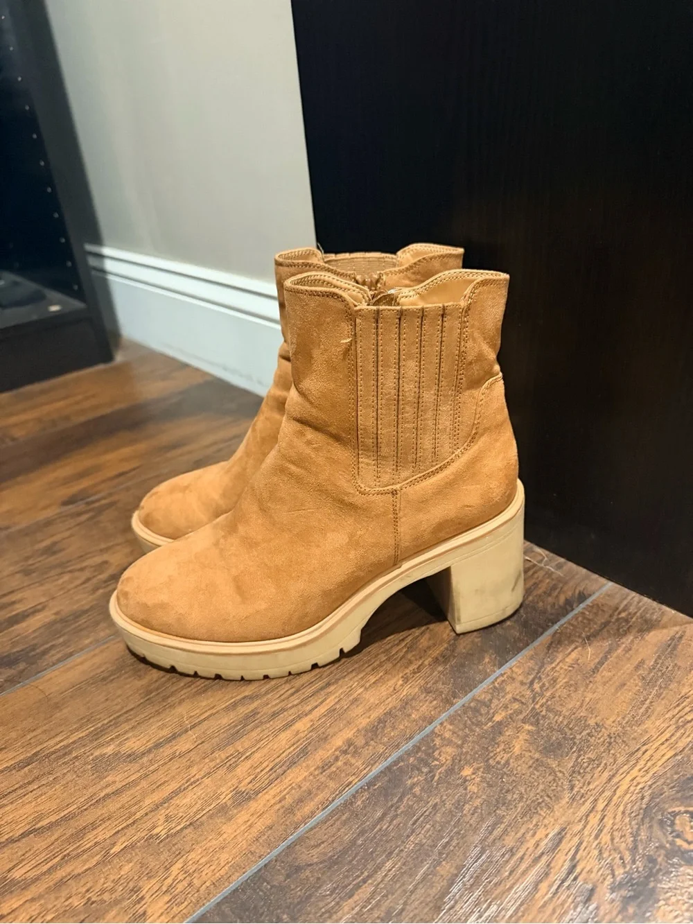 Universal Thread Tan Suede Chunky Heel Ankle Boots